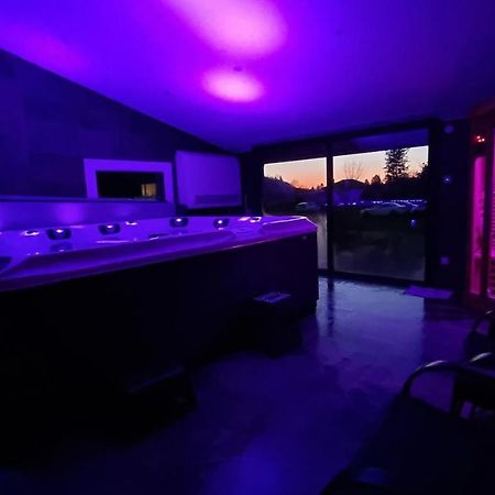 Gites De La Croisee Des Chemins - Piscine Chauffee - Spa, Hammam Et Sauna Izeaux エクステリア 写真